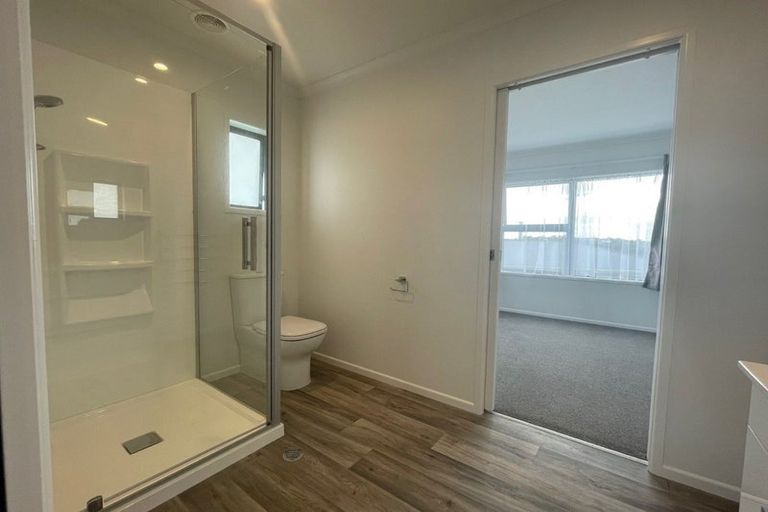 Photo of property in 51 Verran Road, Birkenhead, Auckland, 0626