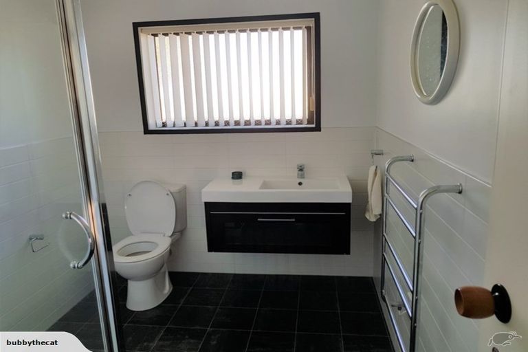 Photo of property in 2/226 Centreway Road, Orewa, 0931