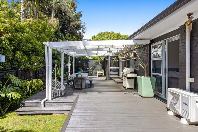 Photo of property in 26 Doment Crescent, Orewa, 0931