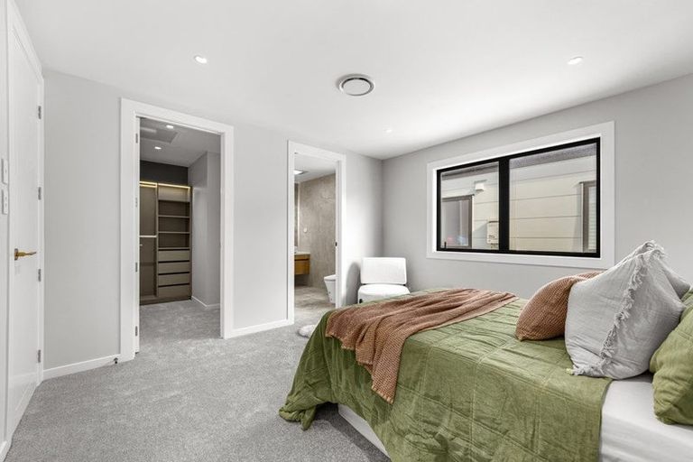 Photo of property in 18 Pukeko Road, Hobsonville, 0616