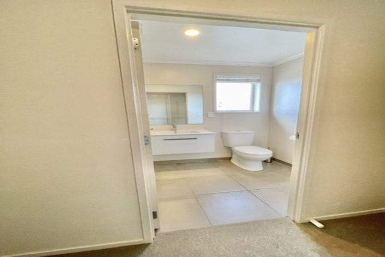 Photo of property in 18 Akeake Lane, Manurewa, Auckland, 2102