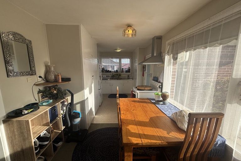 Photo of property in 2/10 Aorangi Road, Bryndwr, Christchurch, 8053