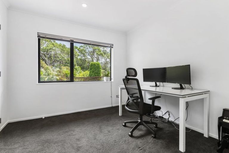 Photo of property in 48 Shelter Drive, Greenhithe, Auckland, 0632