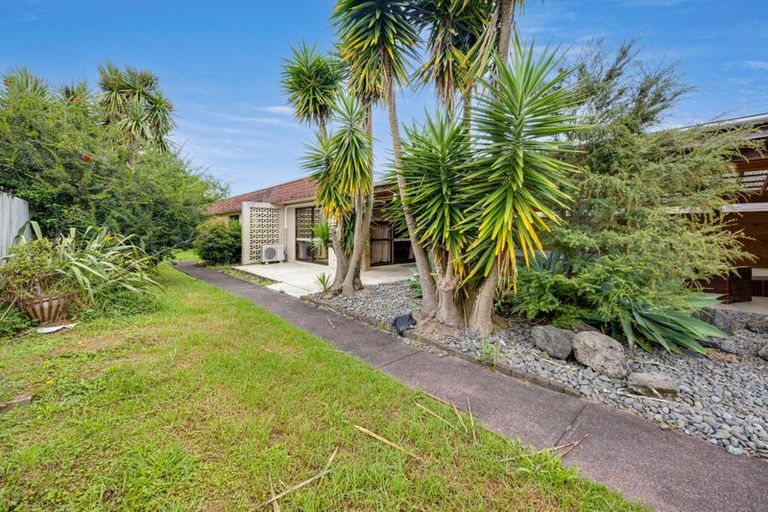 Photo of property in 130a Bruce Mclaren Road, Henderson, Auckland, 0612