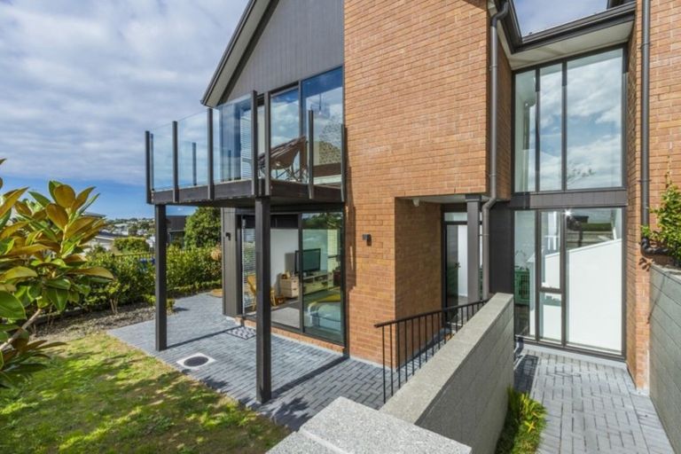 Photo of property in 24 Te Oneroa Way, Long Bay, Auckland, 0630