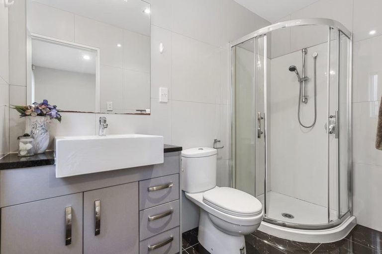 Photo of property in 28/5 Perekia Street, Albany, Auckland, 0632