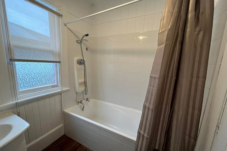 Photo of property in 32 Stoke Street, Sumner, Christchurch, 8081