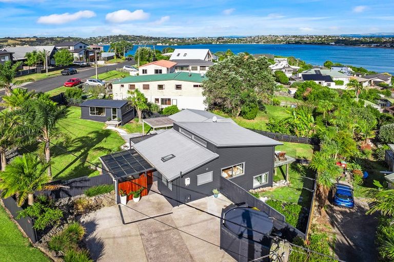 Photo of property in 63 Ardern Avenue, Stanmore Bay, Whangaparaoa, 0932