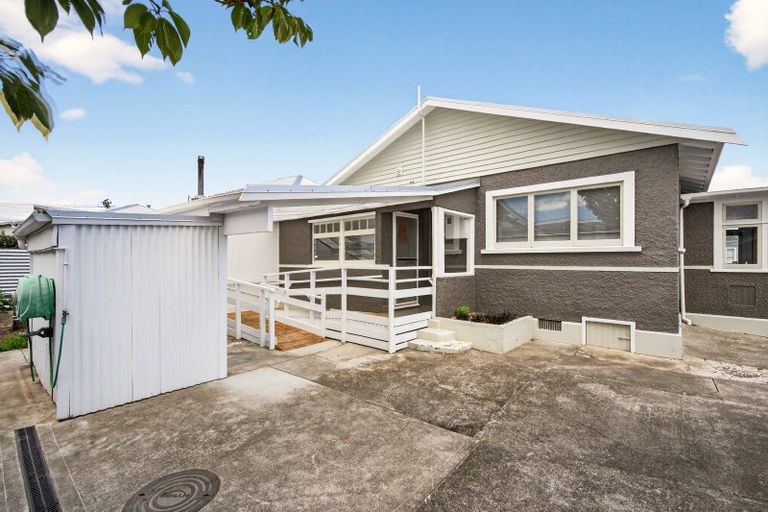 Photo of property in 106 Lincoln Road, Masterton, 5810