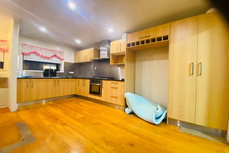 Photo of property in 65 Divich Avenue, Te Atatu South, Auckland, 0610