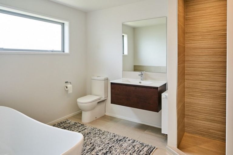 Photo of property in 14 Sue Dow Lane, Aotea, Porirua, 5024