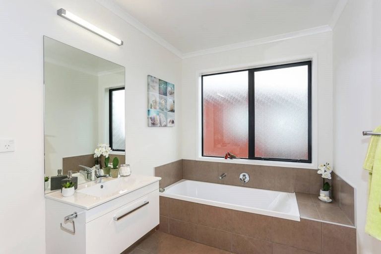 Photo of property in 3 Fermi Lane, Papakura, 2110