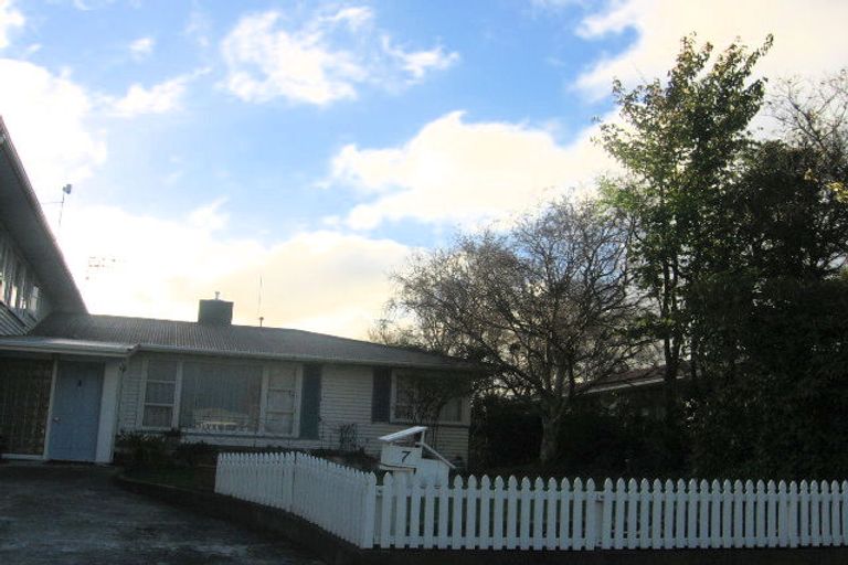 Photo of property in 7 Woburn Place, Takaro, Palmerston North, 4412