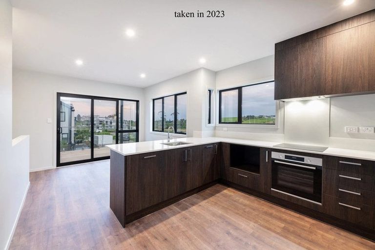 Photo of property in 12a Tikati Rise, Long Bay, Auckland, 0630