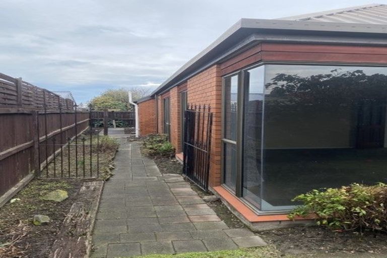 Photo of property in 2/32 Briarmont Street, Avondale, Christchurch, 8061