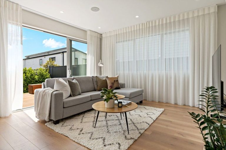 Photo of property in 25 Roa Avenue, Hobsonville, Auckland, 0616