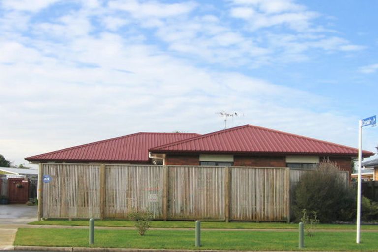 Photo of property in 60 Catalina Drive, Melville, Hamilton, 3206