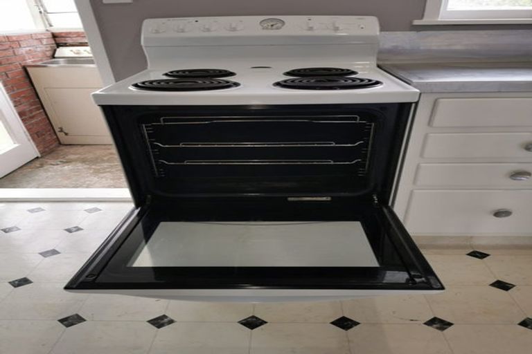 Photo of property in 2/34 Chartwell Avenue, Glenfield, Auckland, 0629