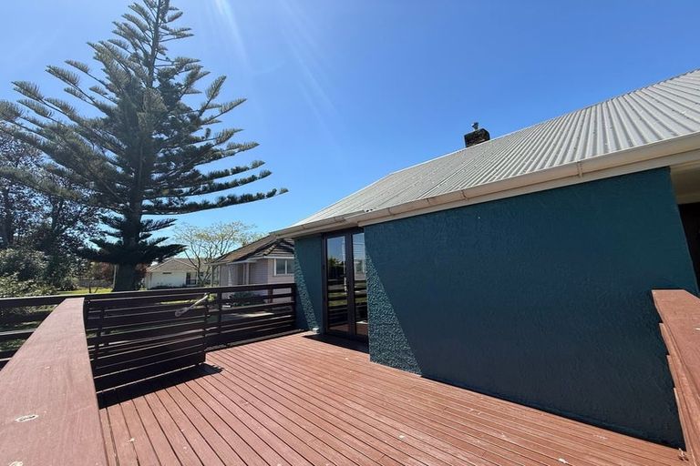 Photo of property in 15 Seddon Street, Takaro, Palmerston North, 4412