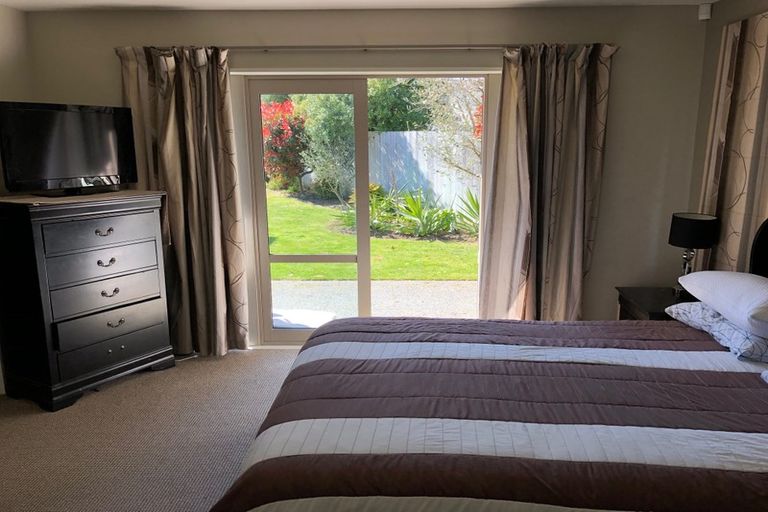 Photo of property in 20 Foresters Crescent, Parklands, Christchurch, 8083