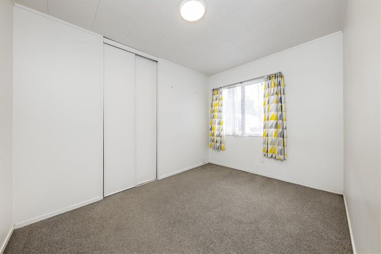 Photo of property in 3/13 Kirklow Place, Goodwood Heights, Auckland, 2105