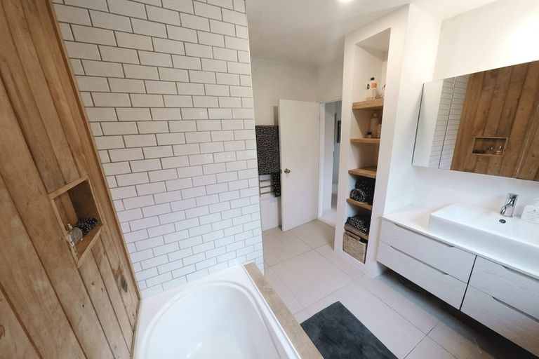 Photo of property in 333 Motutara Road, Muriwai, Waimauku, 0881