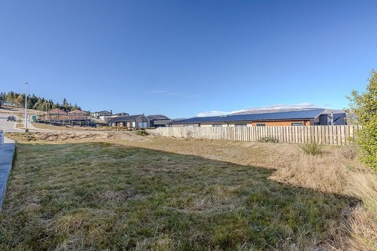 Photo of property in 16 Clearview Street, Wanaka, 9305