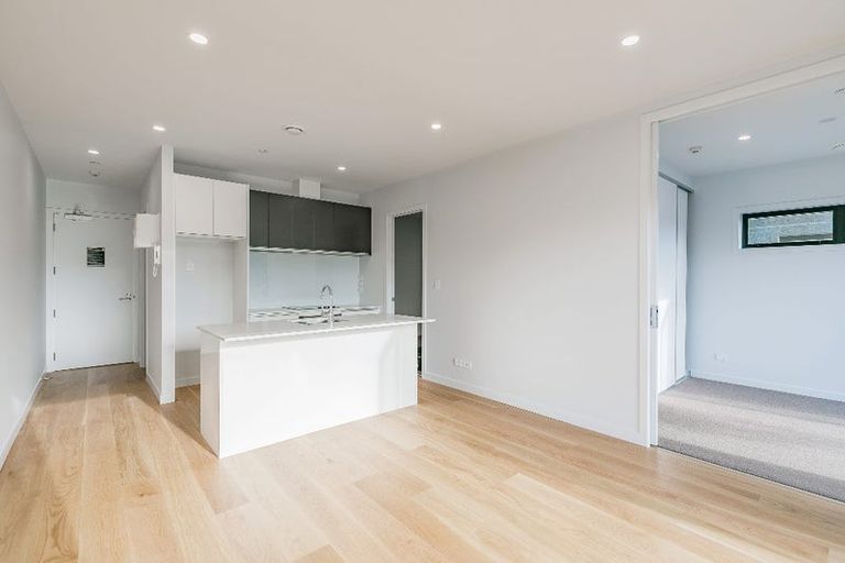 Photo of property in Frank Sargeson Apts, 1/74g Anzac Street, Takapuna, Auckland, 0622