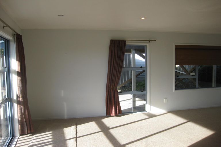 Photo of property in 24 Cedar Terrace, Stanmore Bay, Whangaparaoa, 0932