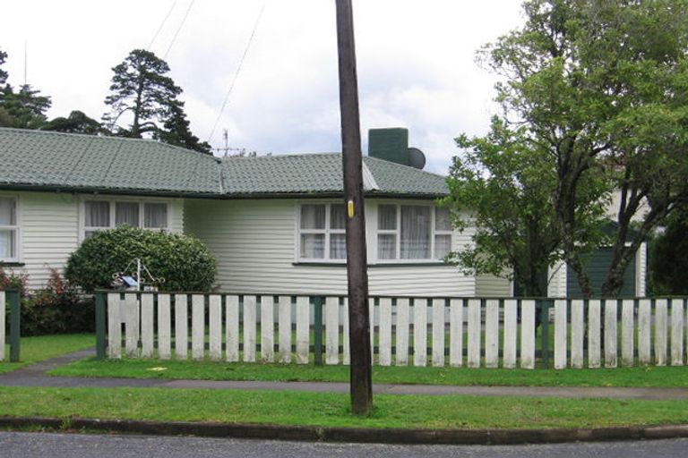 Photo of property in 144 Tiraumea Drive, Pakuranga, Auckland, 2010