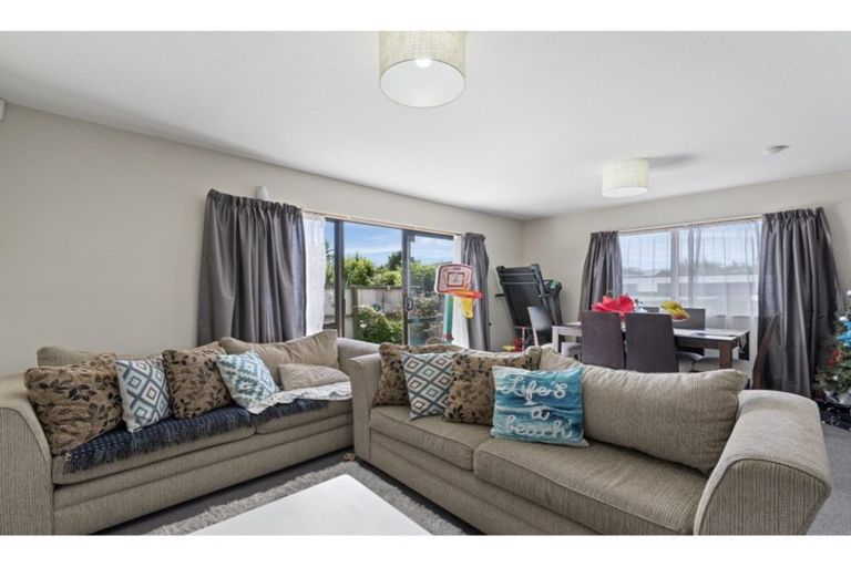 Photo of property in 2/517 Hereford Street, Linwood, Christchurch, 8011