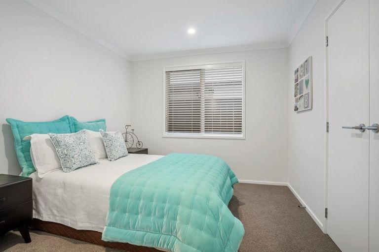 Photo of property in 32 Awatira Drive, Papamoa Beach, Papamoa, 3118