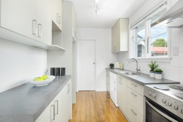 Photo of property in 3 Bateman Avenue, Bryndwr, Christchurch, 8053