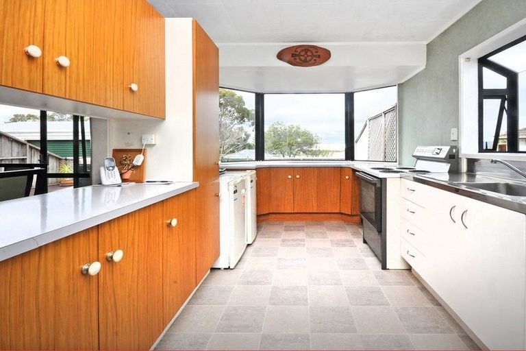 Photo of property in 4 Southview Place, Wattle Downs, Auckland, 2102