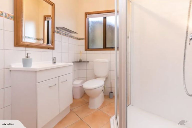 Photo of property in 20-22 Austin Road, Greenhithe, Auckland, 0632