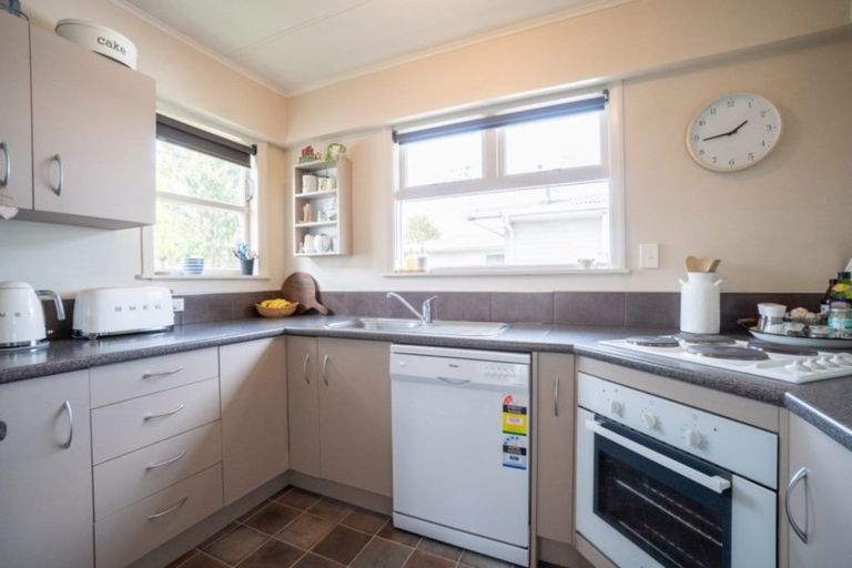 Photo of property in 16 Cavendish Crescent, Awapuni, Palmerston North, 4412