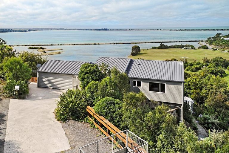 Photo of property in 22 La Costa Lane, Mount Pleasant, Christchurch, 8081