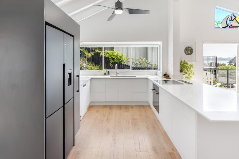 Photo of property in 11 Long Beach Road, Russell, 0202