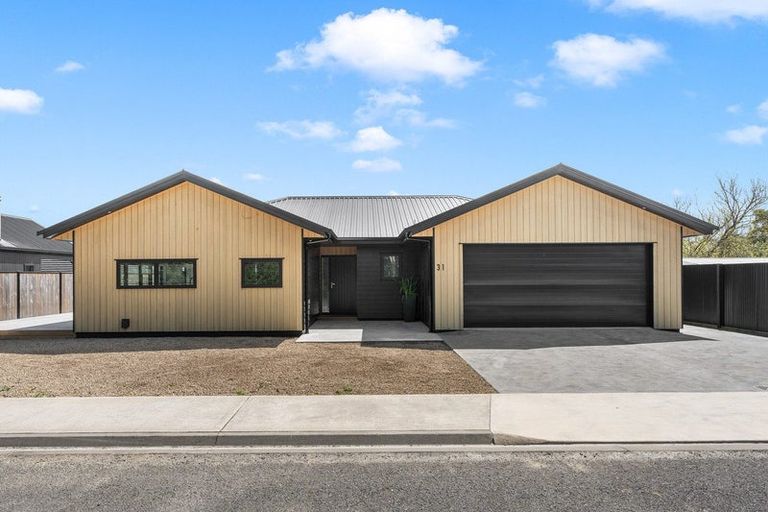 Photo of property in 31 Regent Street, Martinborough, 5711