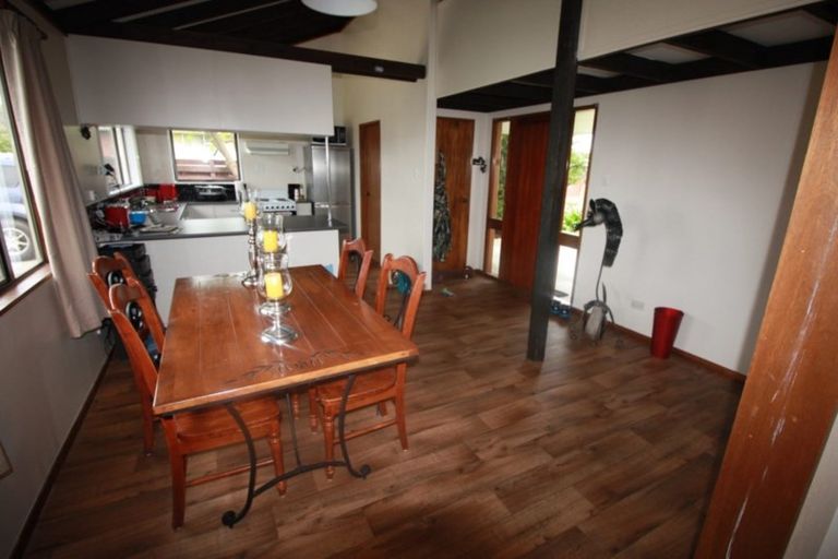 Photo of property in 6 Adams Place, Kelvin Grove, Palmerston North, 4414