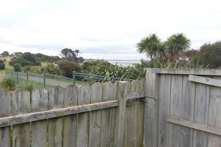 Photo of property in 37 Bellville Drive, Clendon Park, Auckland, 2103