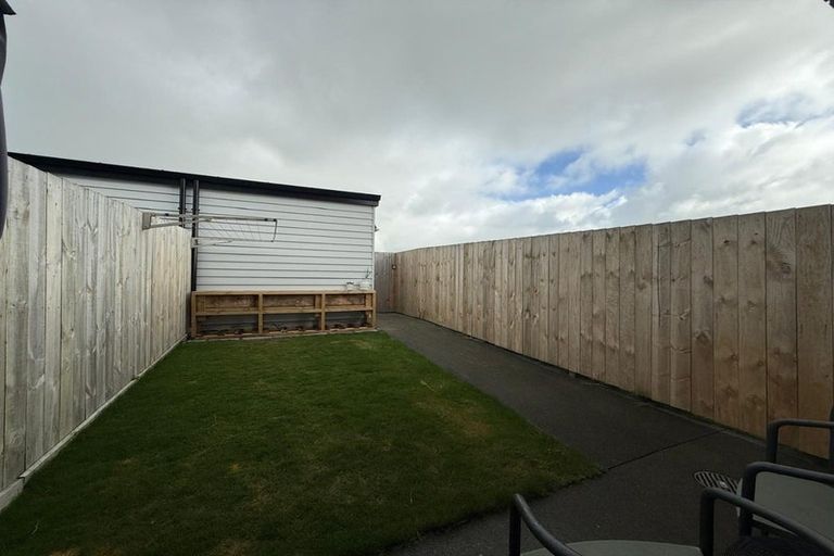 Photo of property in 22 Koiora Road, Clarks Beach, 2122