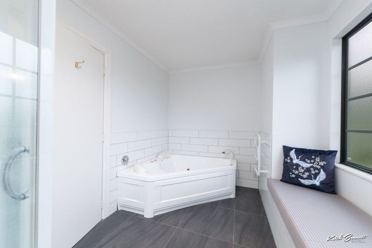 Photo of property in 29 Clearwater Terrace, Brown Owl, Upper Hutt, 5018