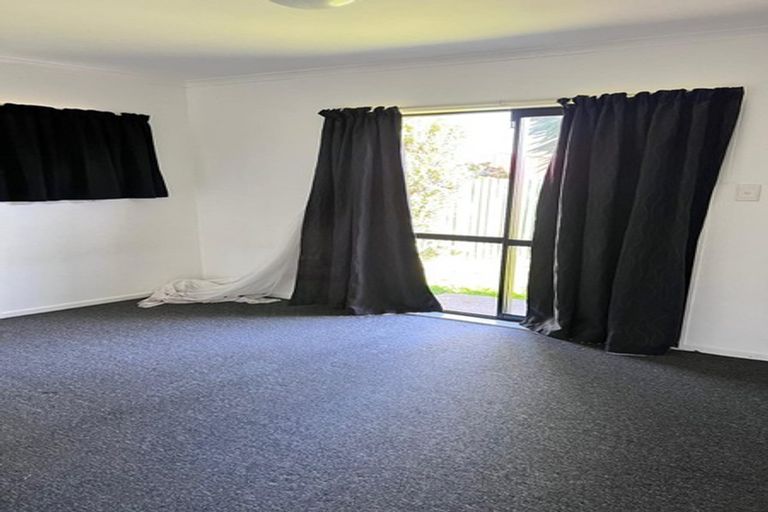 Photo of property in 68b Sutton Crescent, Papakura, 2110