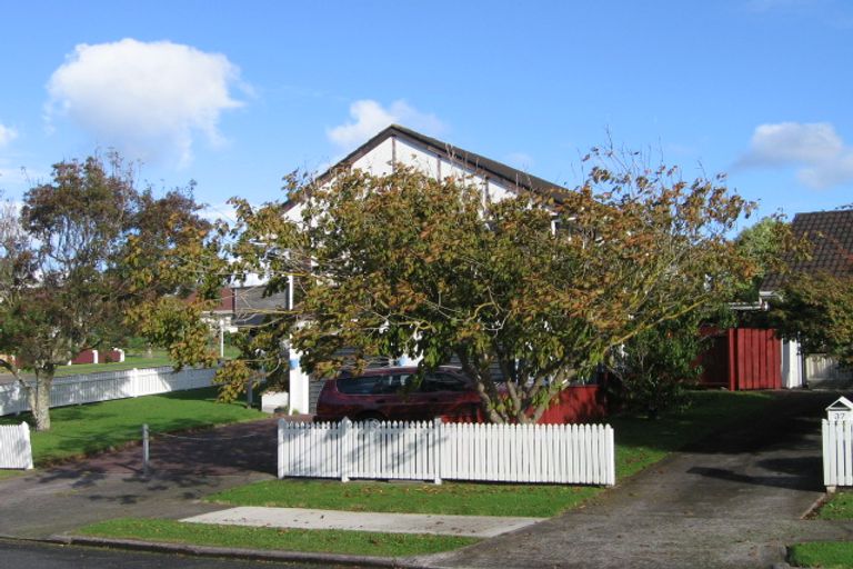 Photo of property in 2/37 Galloway Crescent, Farm Cove, Auckland, 2012