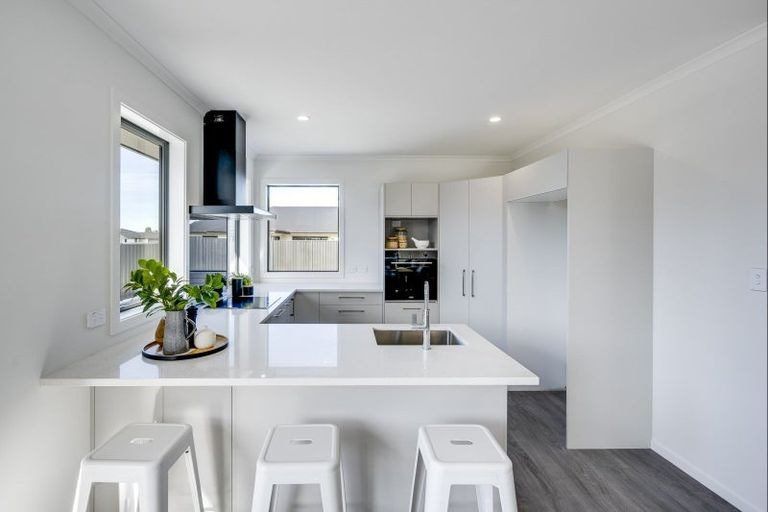 Photo of property in 17 Dinneen Close, Frimley, Hastings, 4120