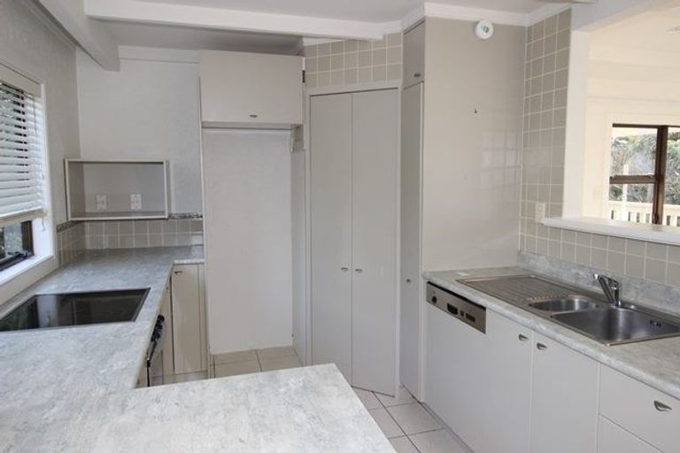 Photo of property in 11 Noel Avenue, Orewa, 0931