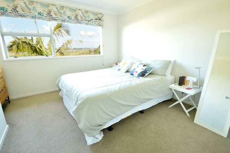 Photo of property in 114a Tiroroa Avenue, Te Atatu South, Auckland, 0610