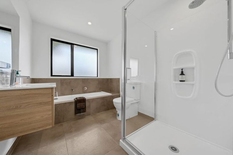 Photo of property in 13 Leathem Crescent, Pokeno, 2402