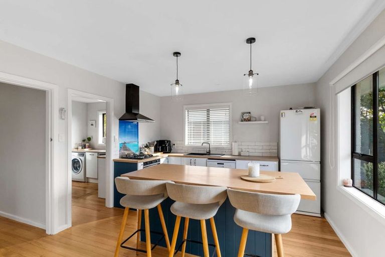 Photo of property in 142 Pacific Road, North New Brighton, Christchurch, 8083